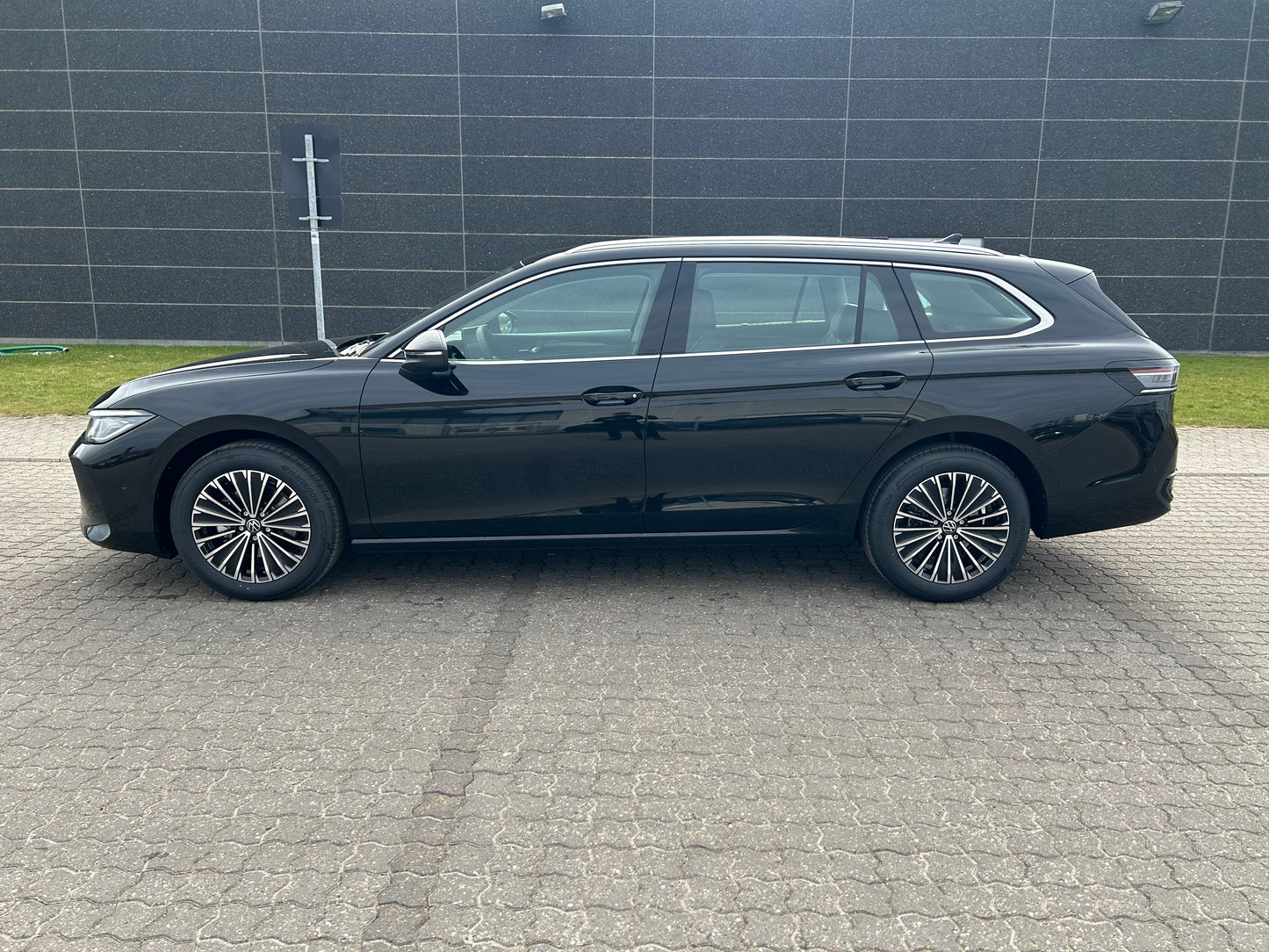 VW Passat Variant Elegance 1,5 eTSI 150 HK 110 kW DSG