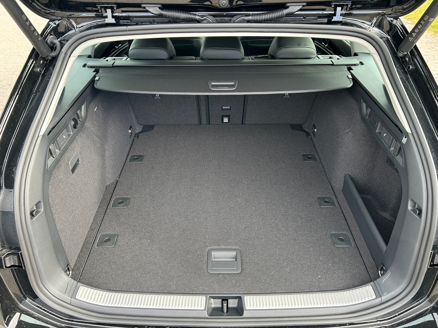 VW Passat Variant Elegance 1,5 eTSI 150 HK 110 kW DSG