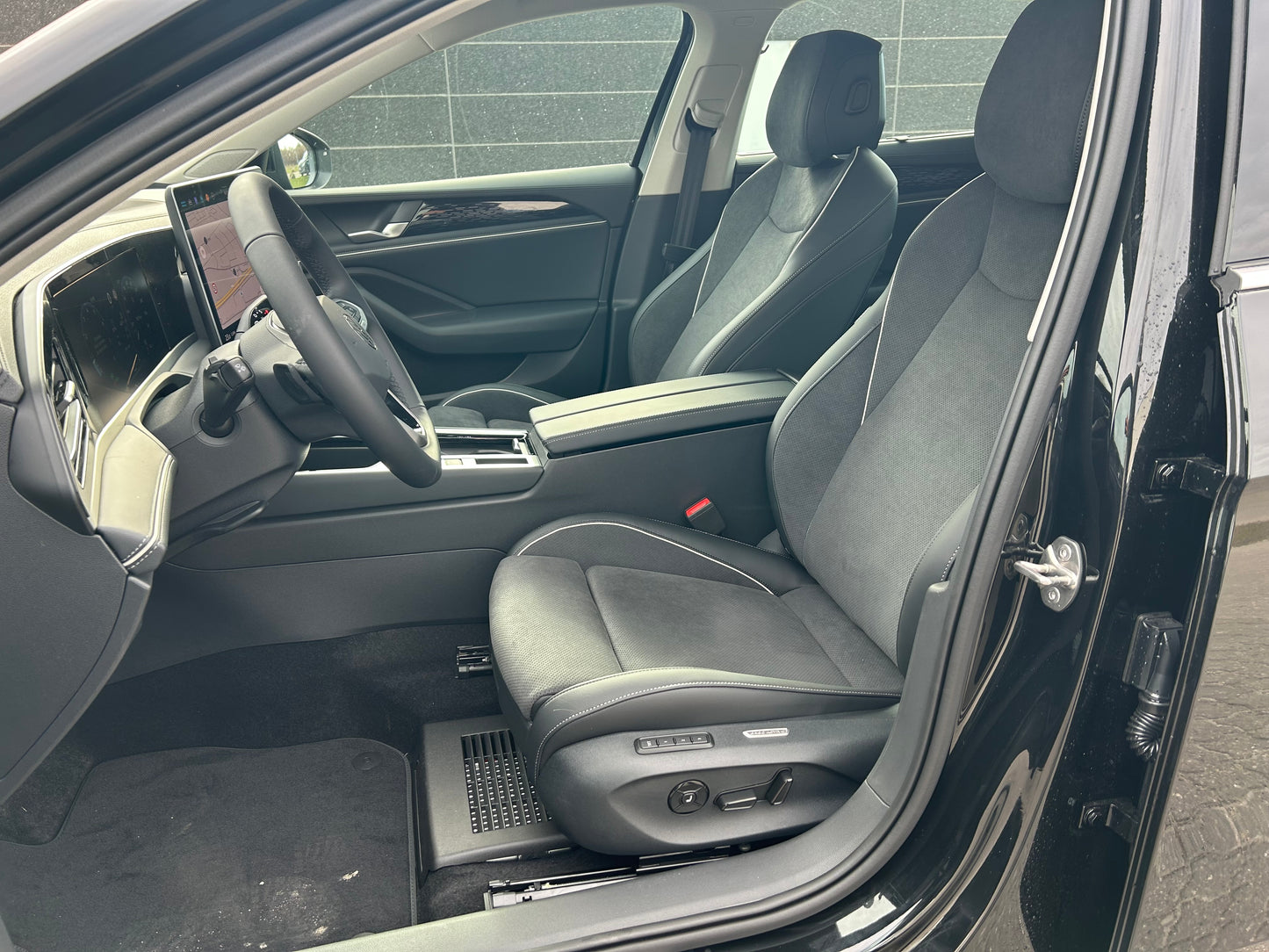 VW Passat Variant Elegance 1,5 eTSI 150 HK 110 kW DSG