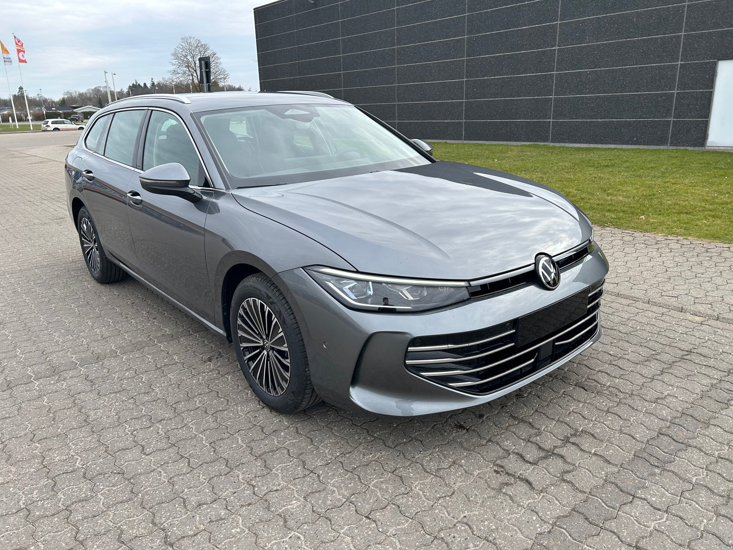 VW Passat Variant Elegance 1,5 eTSI 150 HK 110 kW DSG