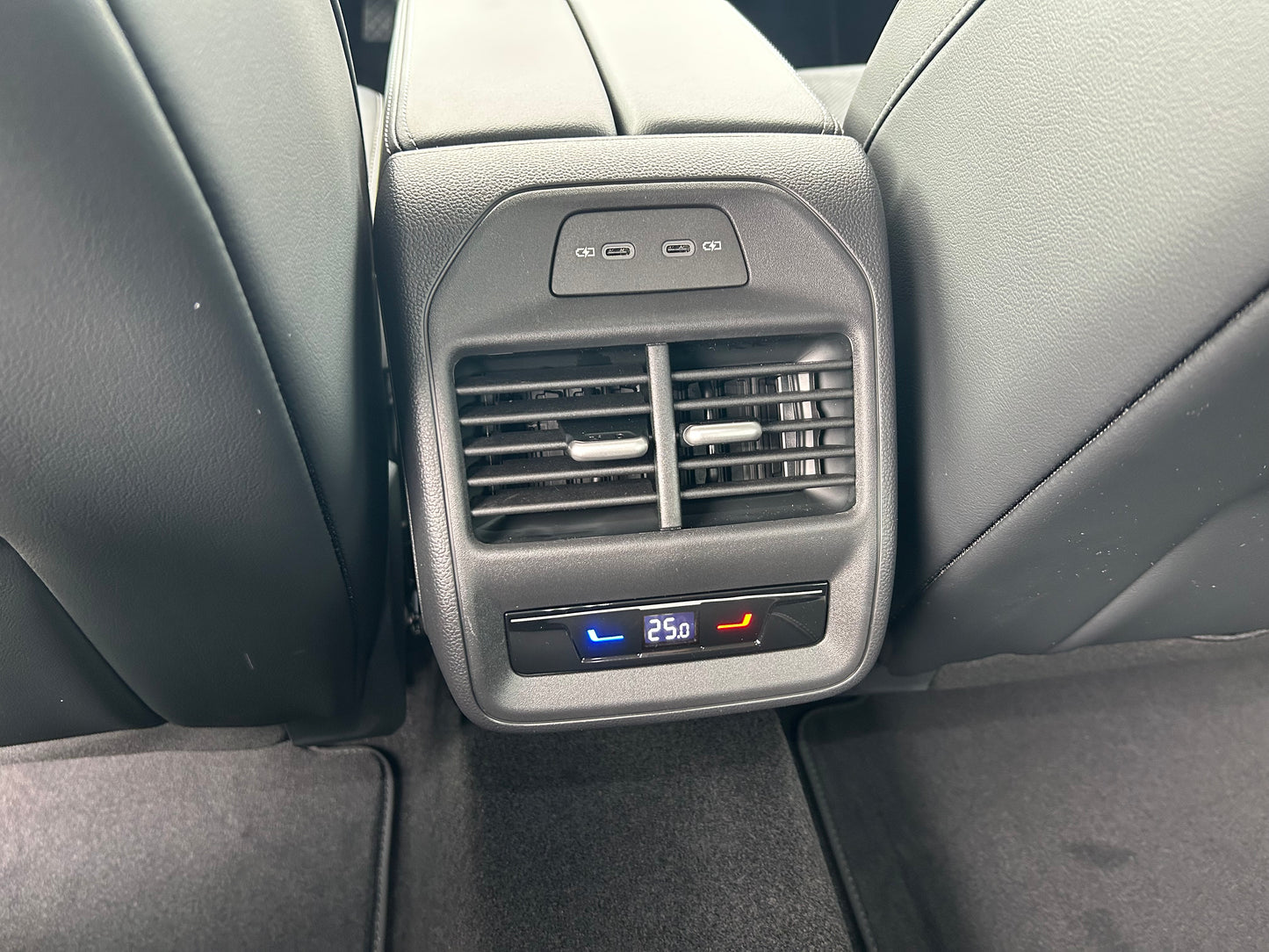 VW Passat Variant Elegance 1,5 eTSI 150 HK 110 kW DSG