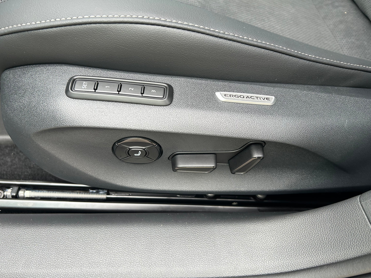 VW Passat Variant Elegance 1,5 eTSI 150 HK 110 kW DSG