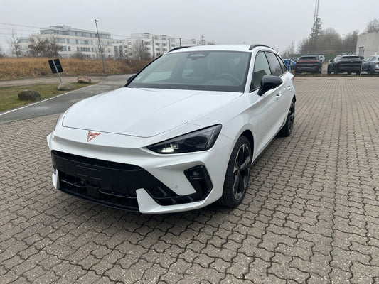 CUPRA Leon Sportstourer 1,5 eTSI 150 HK DSG7 - GLACIAL WHITE