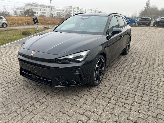 CUPRA Leon Sportstourer 1,5 eTSI 150 HK DSG7 - MIDNIGHT BLACK