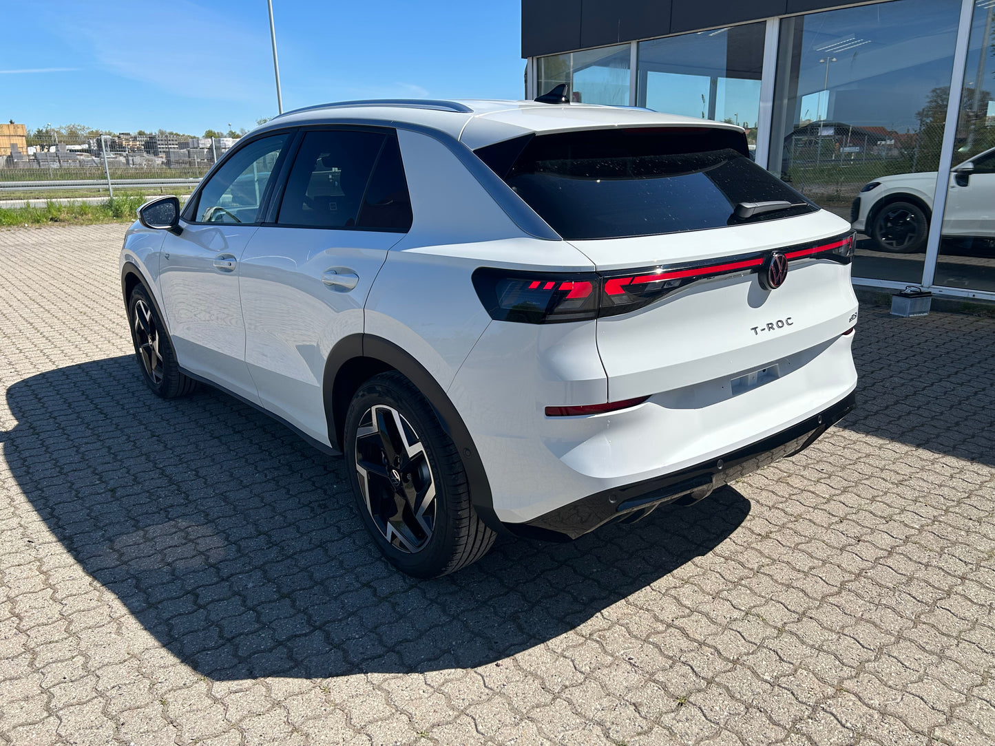 T-Roc R-Line 1,5eTSI 150HK DSG - Pure White