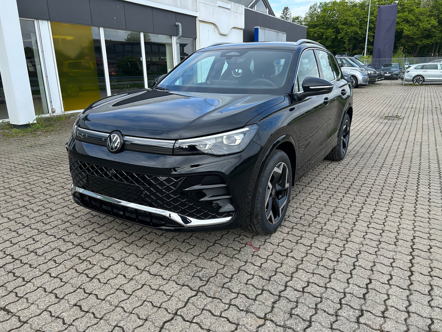 Tiguan R-Line 1,5 eTSI 150 HK 110 kW DSG - Grenadilla Black Metallic