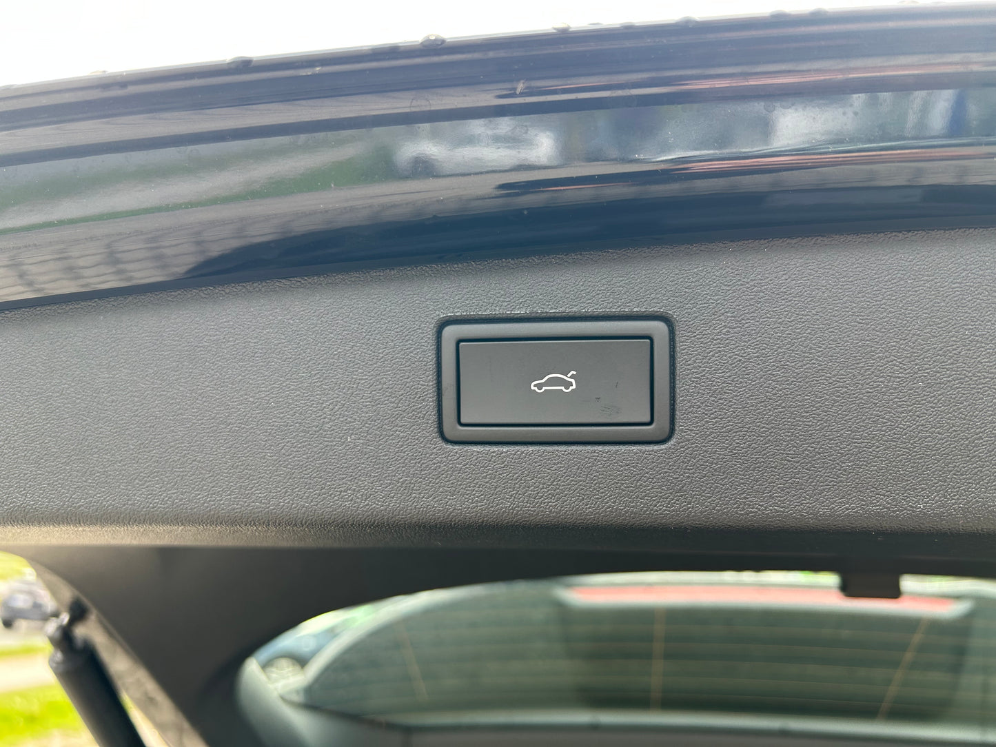 Tiguan R-Line 1,5 eTSI 150 HK 110 kW DSG - Grenadilla Black Metallic