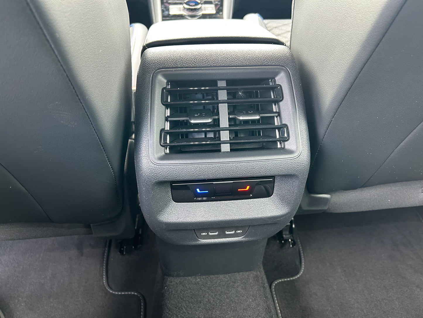 Tiguan R-Line 1,5 eTSI 150 HK 110 kW DSG - Grenadilla Black Metallic