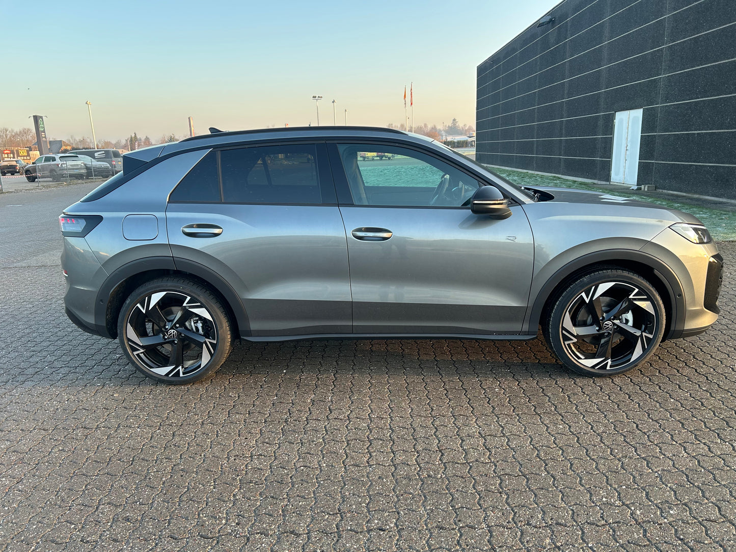 T-Roc R-Line 1,5eTSI 150HK DSG - Wolf Gray Metallic