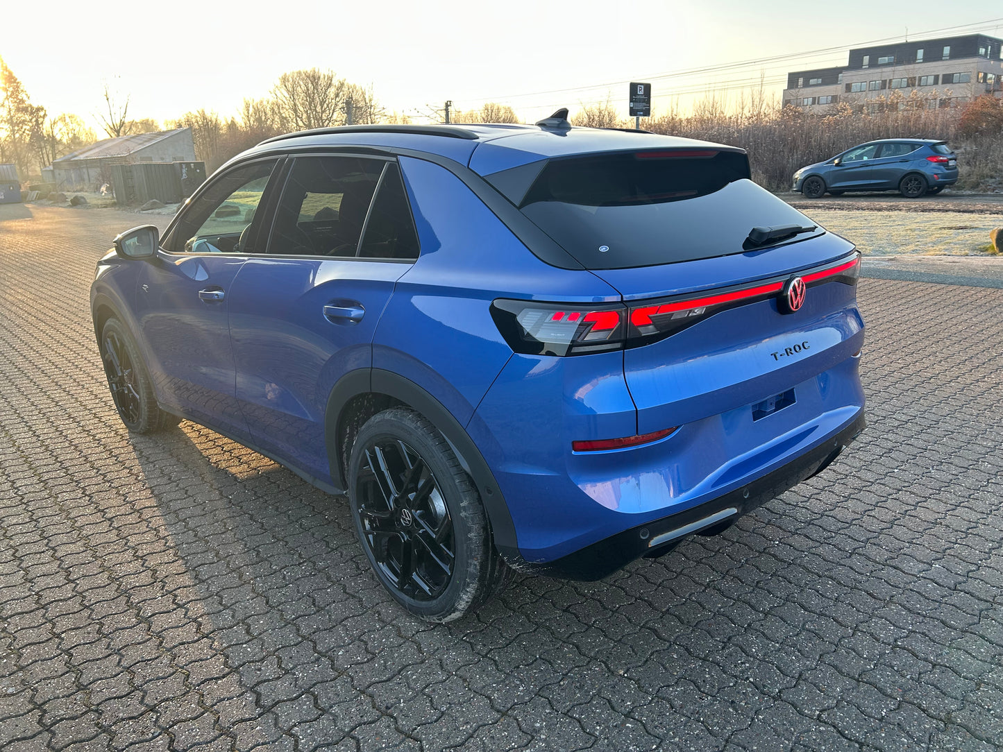 T-Roc R-Line 1,5eTSI 150HK DSG - Celestial Blue Metallic