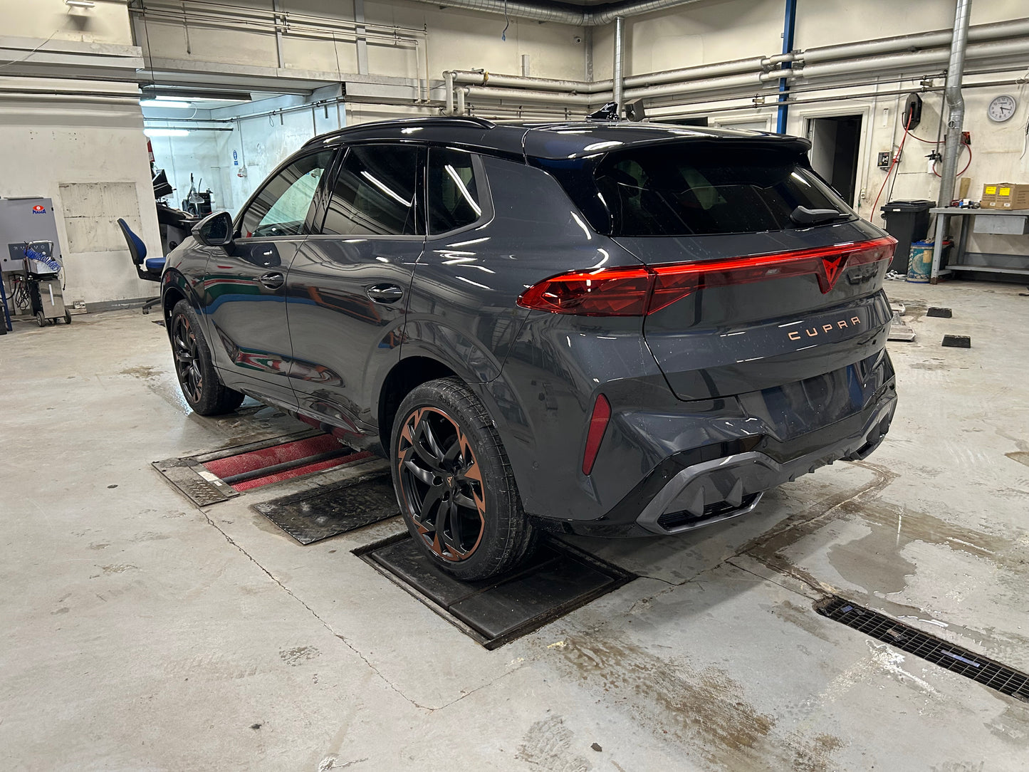 CUPRA Terramar VZ 2,0 TSI 265HK 4x4 DSG7 - Timanfaya Grey